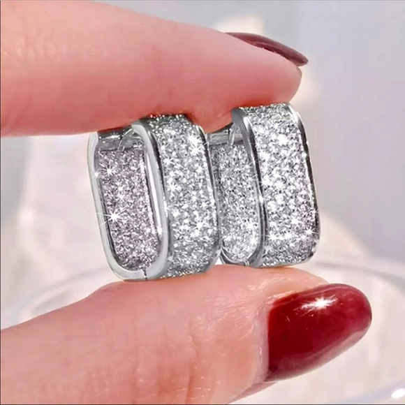 🖤Versatile White gold plated Earrings - Picture 3 of 5